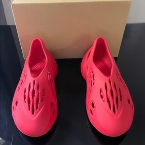 Yeezy Foam Runner “Vermilion”